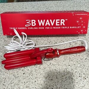 Limited edition holiday Beachwaver Triple Barrel curling iron NEVER USED